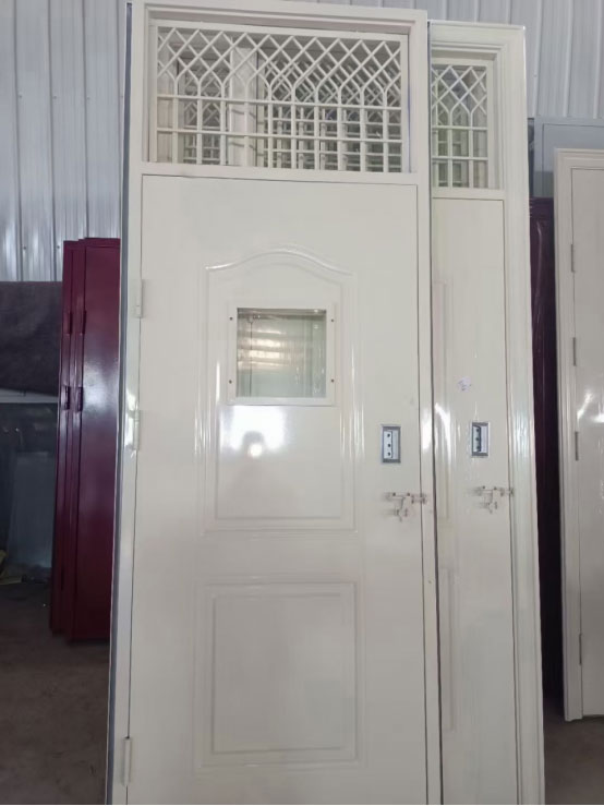 石河子学校教室门