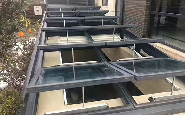 某轨道交通车辆维修车间石河子排烟窗应用