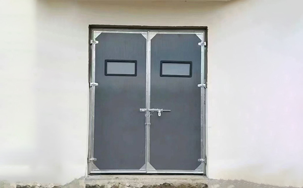 石河子工业门在高温作业区域的运行表现